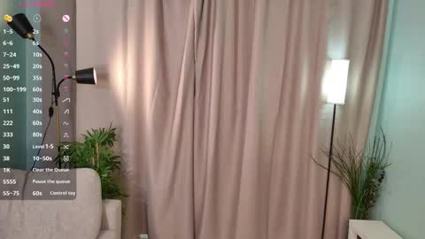 Snapshot of pinquinn chatting on February 20, 10:05 am pinquinn online show from February 20, 10:05 am