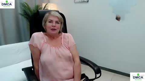 Snapshot of pion_s chatting on June 25, 5:12 am Bella online show from June 25, 5:12 am