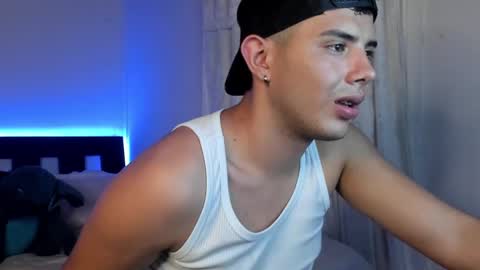 Snapshot of piperodriguez_ chatting on December 17, 4:01 am Pipe Rodriguez online show from December 17, 4:01 am