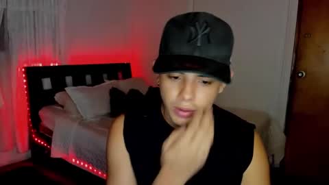 Snapshot of piperodriguez_ chatting on January 23, 2:33 am Pipe Rodriguez online show from January 23, 2:33 am