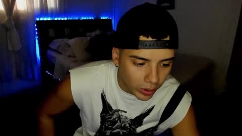 Snapshot of piperodriguez_ chatting on January 26, 9:40 pm Pipe Rodriguez online show from January 26, 9:40 pm