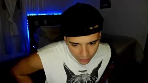 Snapshot of piperodriguez_ chatting on January 27, 6:52 am Pipe Rodriguez online show from January 27, 6:52 am