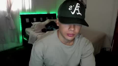 Snapshot of piperodriguez_ chatting on January 30, 6:10 pm Pipe Rodriguez online show from January 30, 6:10 pm