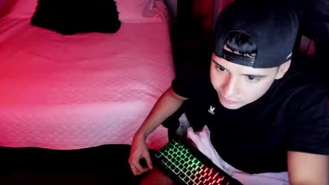 Snapshot of piperodriguez_ chatting on February 7, 7:07 am Pipe Rodriguez online show from February 7, 7:07 am