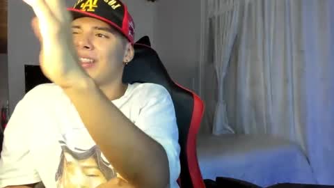 Snapshot of piperodriguez_ chatting on February 26, 5:42 am Pipe Rodriguez online show from February 26, 5:42 am