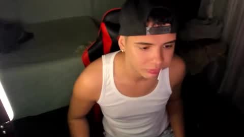 Snapshot of piperodriguez_ chatting on March 8, 6:21 am Pipe Rodriguez online show from March 8, 6:21 am