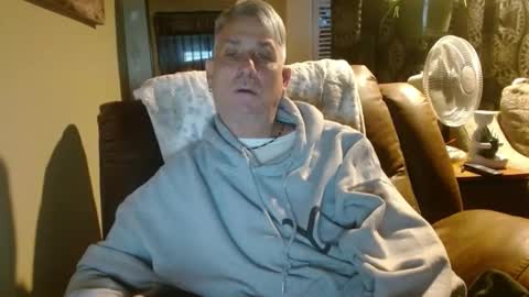 Snapshot of pirate334 chatting on January 12, 11:15 pm pirate334 online show from January 12, 11:15 pm