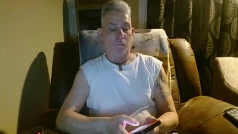 Snapshot of pirate334 chatting on December 22, 12:18 am pirate334 online show from December 22, 12:18 am