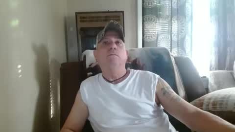 Snapshot of pirate334 chatting on January 8, 10:01 pm pirate334 online show from January 8, 10:01 pm