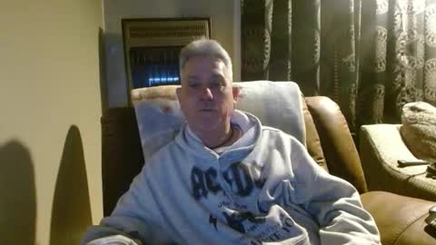 Snapshot of pirate334 chatting on January 14, 1:33 am pirate334 online show from January 14, 1:33 am