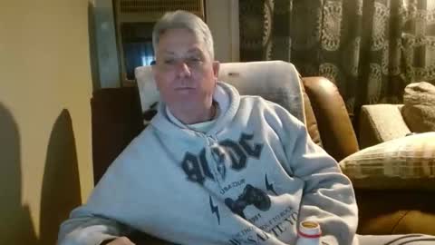 Snapshot of pirate334 chatting on February 3, 3:26 am pirate334 online show from February 3, 3:26 am