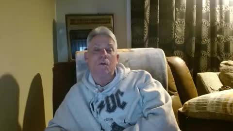 Snapshot of pirate334 chatting on February 3, 7:46 am pirate334 online show from February 3, 7:46 am