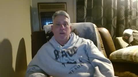 Snapshot of pirate334 chatting on February 6, 2:05 am pirate334 online show from February 6, 2:05 am