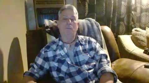 Snapshot of pirate334 chatting on February 12, 1:33 am pirate334 online show from February 12, 1:33 am