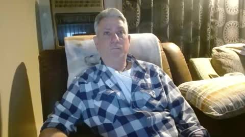 Snapshot of pirate334 chatting on February 14, 5:37 am pirate334 online show from February 14, 5:37 am