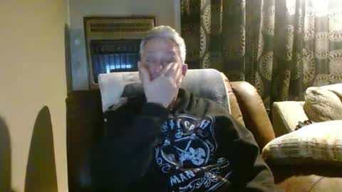 Snapshot of pirate334 chatting on February 16, 4:52 am pirate334 online show from February 16, 4:52 am