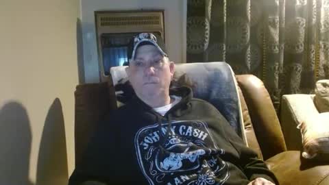 Snapshot of pirate334 chatting on February 18, 2:07 am pirate334 online show from February 18, 2:07 am