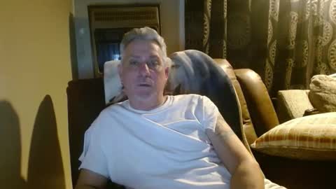 Snapshot of pirate334 chatting on February 22, 6:24 am pirate334 online show from February 22, 6:24 am