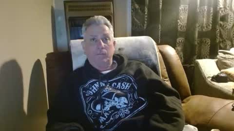 Snapshot of pirate334 chatting on February 23, 5:16 am pirate334 online show from February 23, 5:16 am