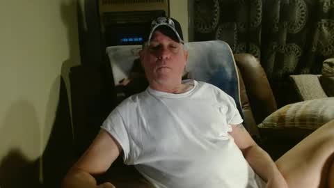 Snapshot of pirate334 chatting on February 28, 3:29 am pirate334 online show from February 28, 3:29 am