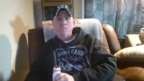 Snapshot of pirate334 chatting on February 28, 11:28 pm pirate334 online show from February 28, 11:28 pm