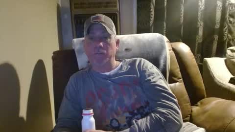 Snapshot of pirate334 chatting on March 3, 1:45 am pirate334 online show from March 3, 1:45 am