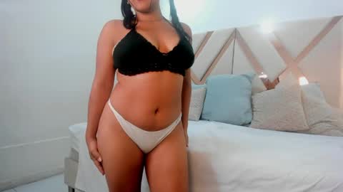 Snapshot of pirlywild chatting on May 3, 7:31 pm Pirly online show from May 3, 7:31 pm
