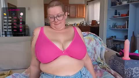 Snapshot of pisces_princess_ chatting on January 19, 9:02 pm Em online show from January 19, 9:02 pm