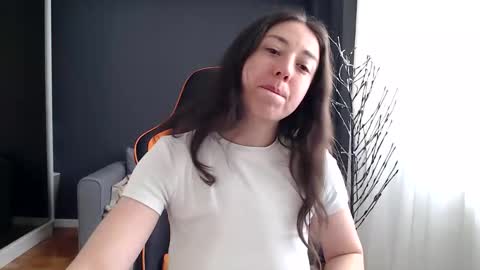 piscesgirl06 online show from February 12, 6:19 am