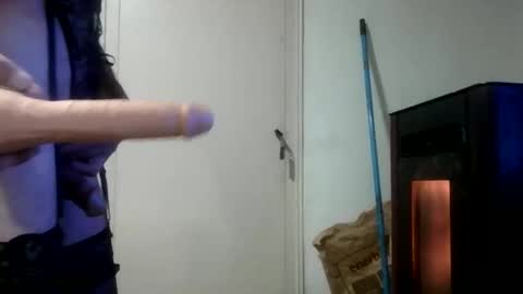 Snapshot of pitulinsissy chatting on December 21, 11:28 am pitulinsissy online show from December 21, 11:28 am