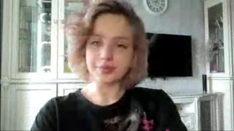 Caroline online show from April 3, 4:10 am