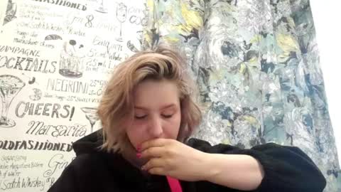 Caroline online show from April 4, 4:22 am