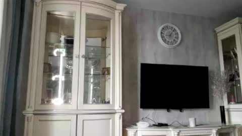 Caroline online show from April 10, 4:06 am