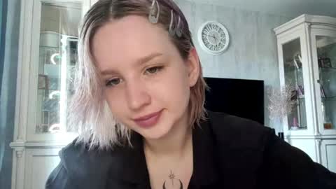 Caroline online show from April 11, 4:28 am