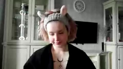 Caroline online show from April 14, 4:18 am