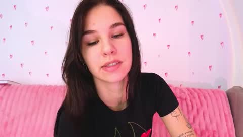 Snapshot of pixie_molly chatting on February 7, 2:59 am Molly online show from February 7, 2:59 am