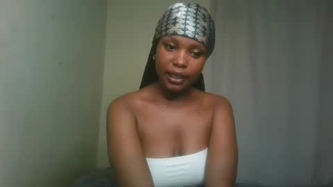 Snapshot of pixie_roman chatting on December 3, 10:39 am Majesty online show from December 3, 10:39 am