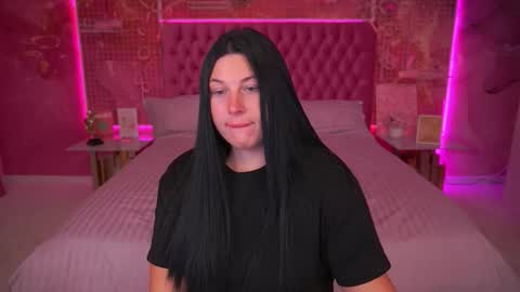 pixiehott online show from October 17, 8:00 pm