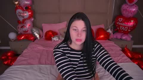 pixiehott online show from February 10, 9:30 pm