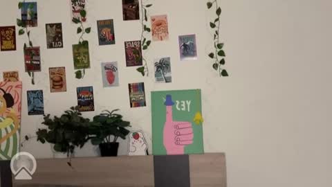 Snapshot of pixieyes0n chatting on January 18, 3:38 pm Daryl online show from January 18, 3:38 pm