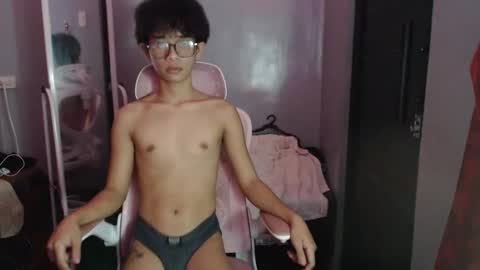 Snapshot of pixydust_69 chatting on November 23, 11:21 am pixydust_69 online show from November 23, 11:21 am