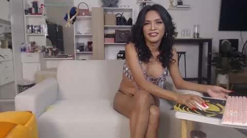 plasticgirll online show from December 9, 3:22 pm