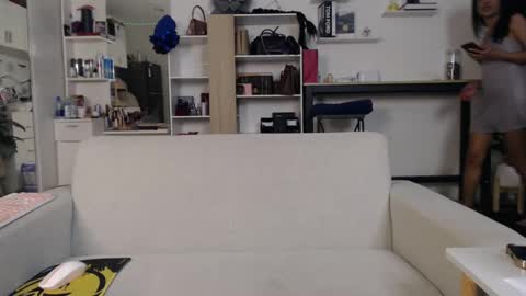 plasticgirll online show from January 20, 1:53 pm