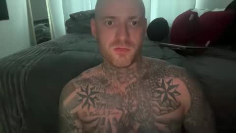 Snapshot of platinum_338 chatting on December 18, 10:27 pm platinum_338 online show from December 18, 10:27 pm