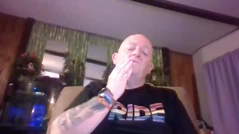 chaz online show from March 29, 4:01 am