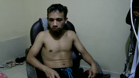 Snapshot of playful_l chatting on June 14, 8:22 pm playful_l online show from June 14, 8:22 pm