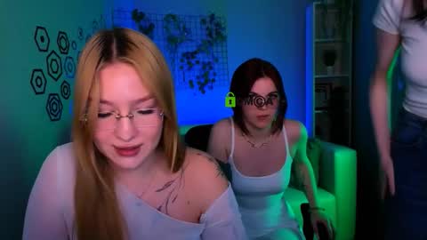 Sophie online show from March 27, 8:41 pm