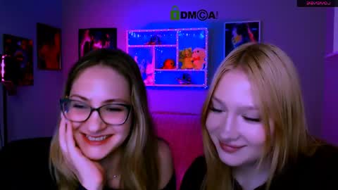 Sophie online show from April 15, 7:58 pm