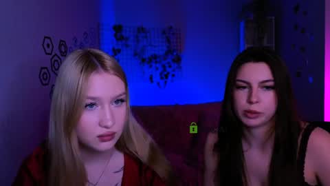 Sophie online show from April 17, 8:01 pm