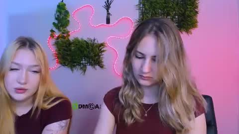 Snapshot of playful_sophie chatting on July 8, 7:18 pm Sophie online show from July 8, 7:18 pm
